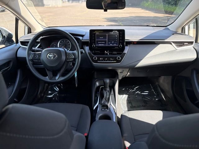 Used 2022 Toyota Corolla LE FWD image 18