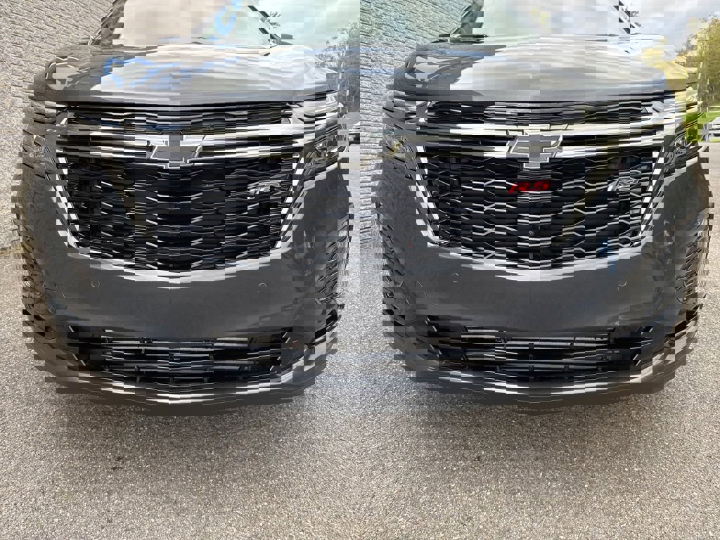 Used 2022 Chevrolet Equinox RS w/ Infotainment Package image 3