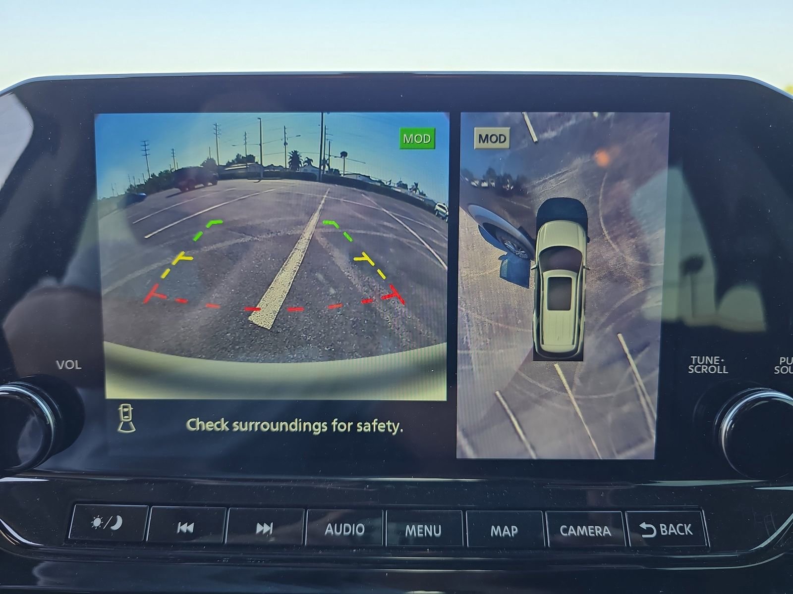 Used 2024 Nissan Pathfinder SL w/ SL Premium Package image 19