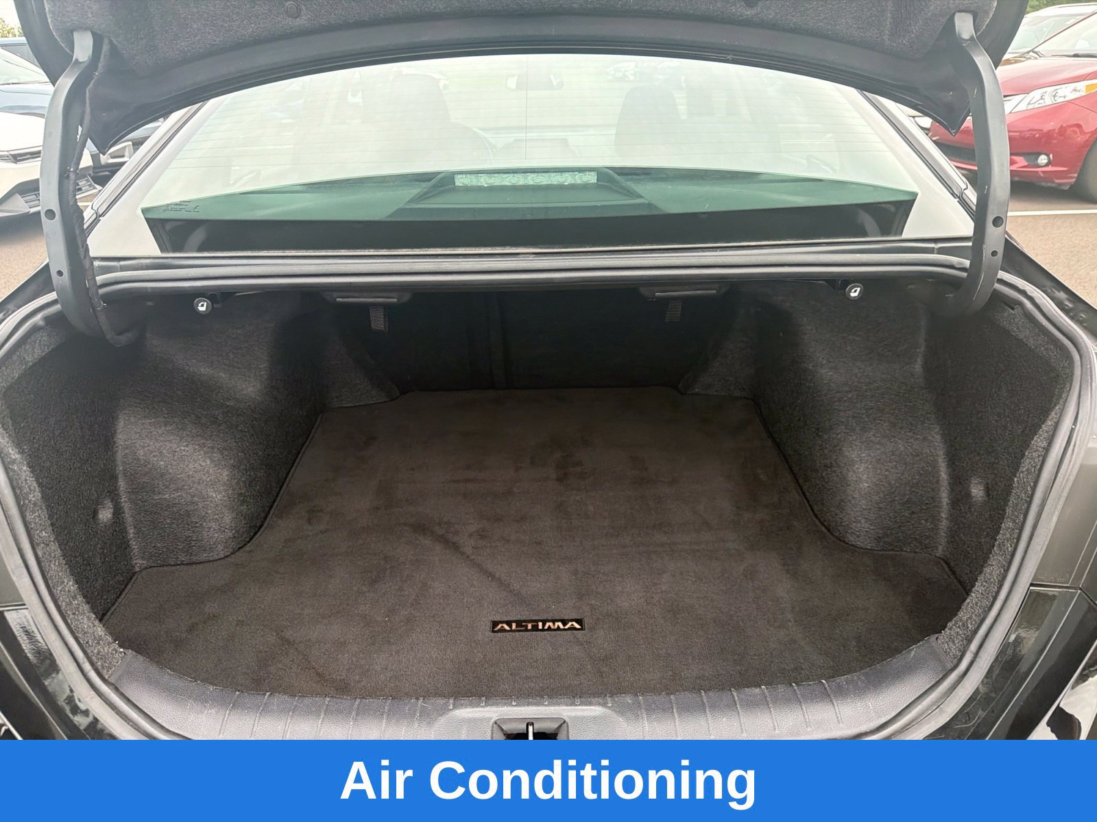 Used 2024 Nissan Altima 2.5 S FWD image 21