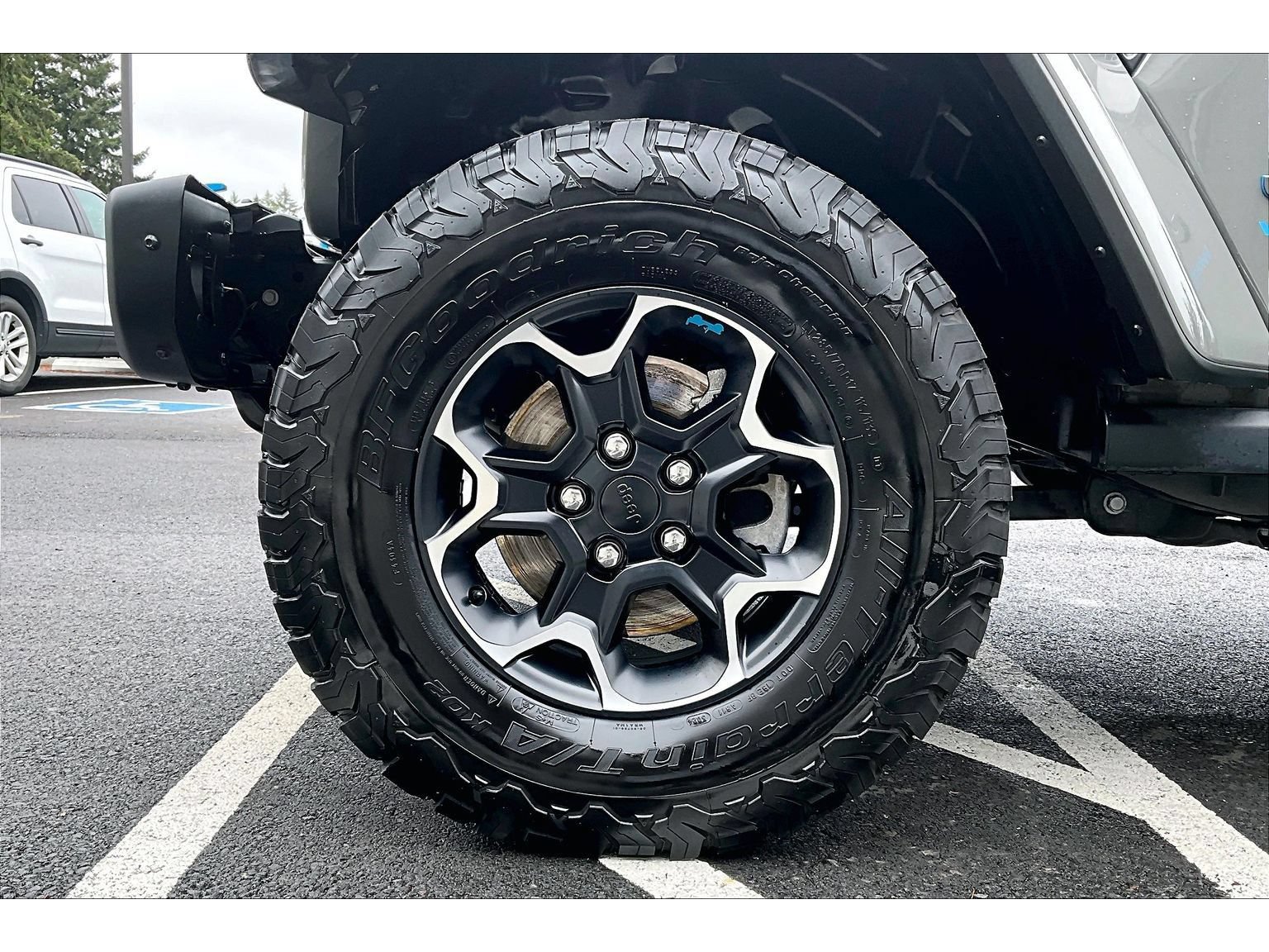 Used 2021 Jeep Wrangler Unlimited Rubicon 4xe w/ Steel Bumper Group AWD/4WD image 9