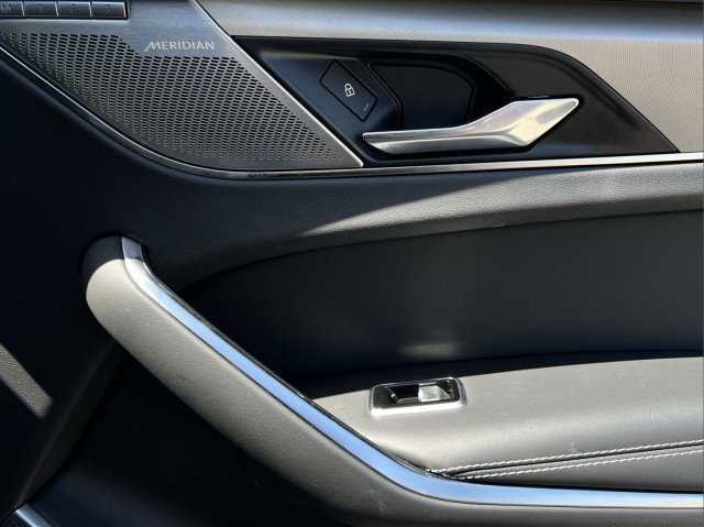 Used 2025 Jaguar F-PACE R-Dynamic S image 22