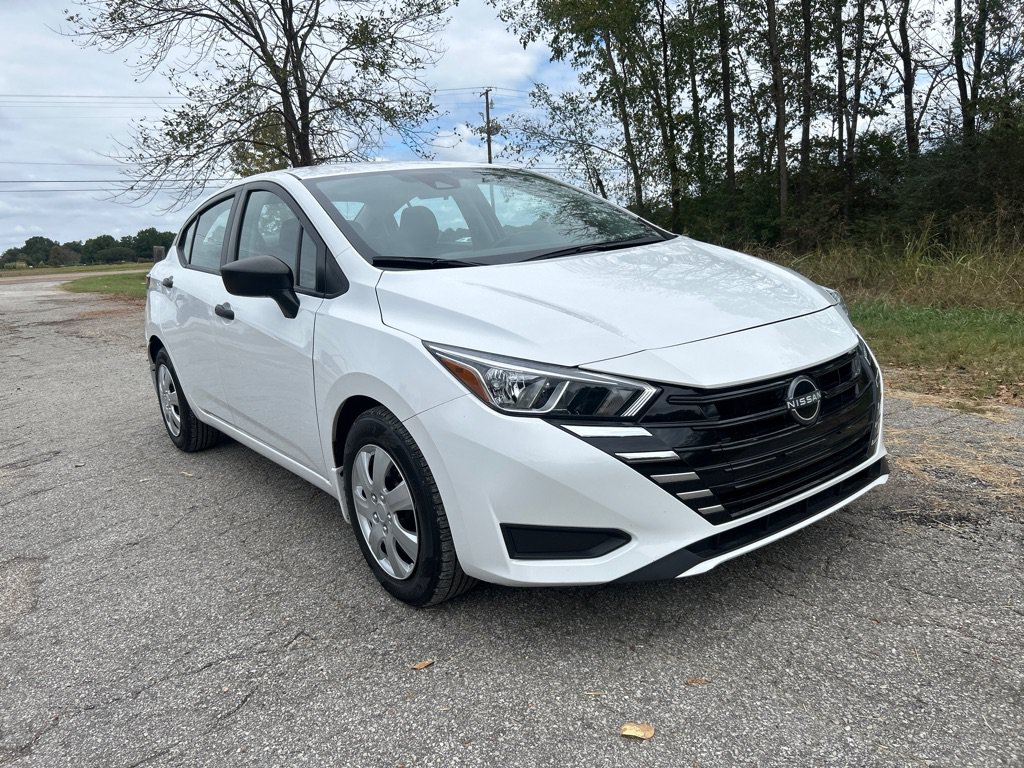 Used 2024 Nissan Versa S w/ Trunk Package FWD image 1