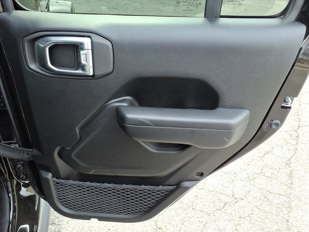 Used 2022 Jeep Gladiator Sport image 20