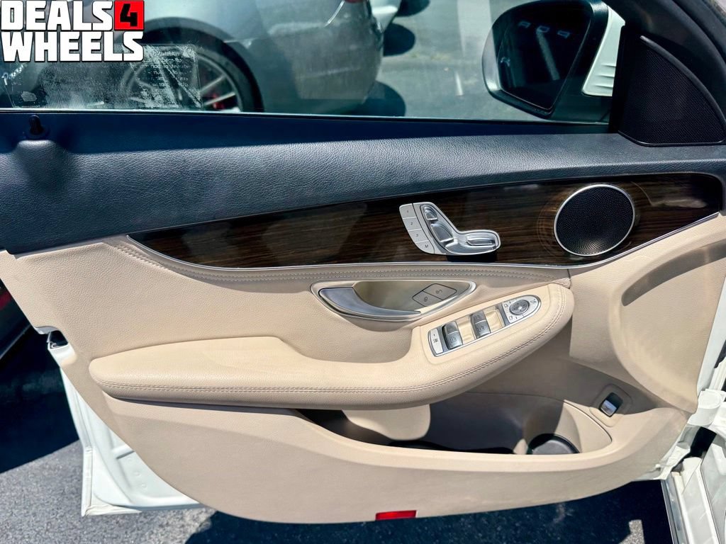 Used 2015 Mercedes-Benz C 300 4MATIC Sedan image 8