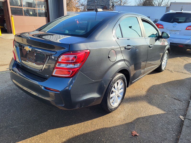 Used 2020 Chevrolet Sonic LT w/ Convenience Package image 4