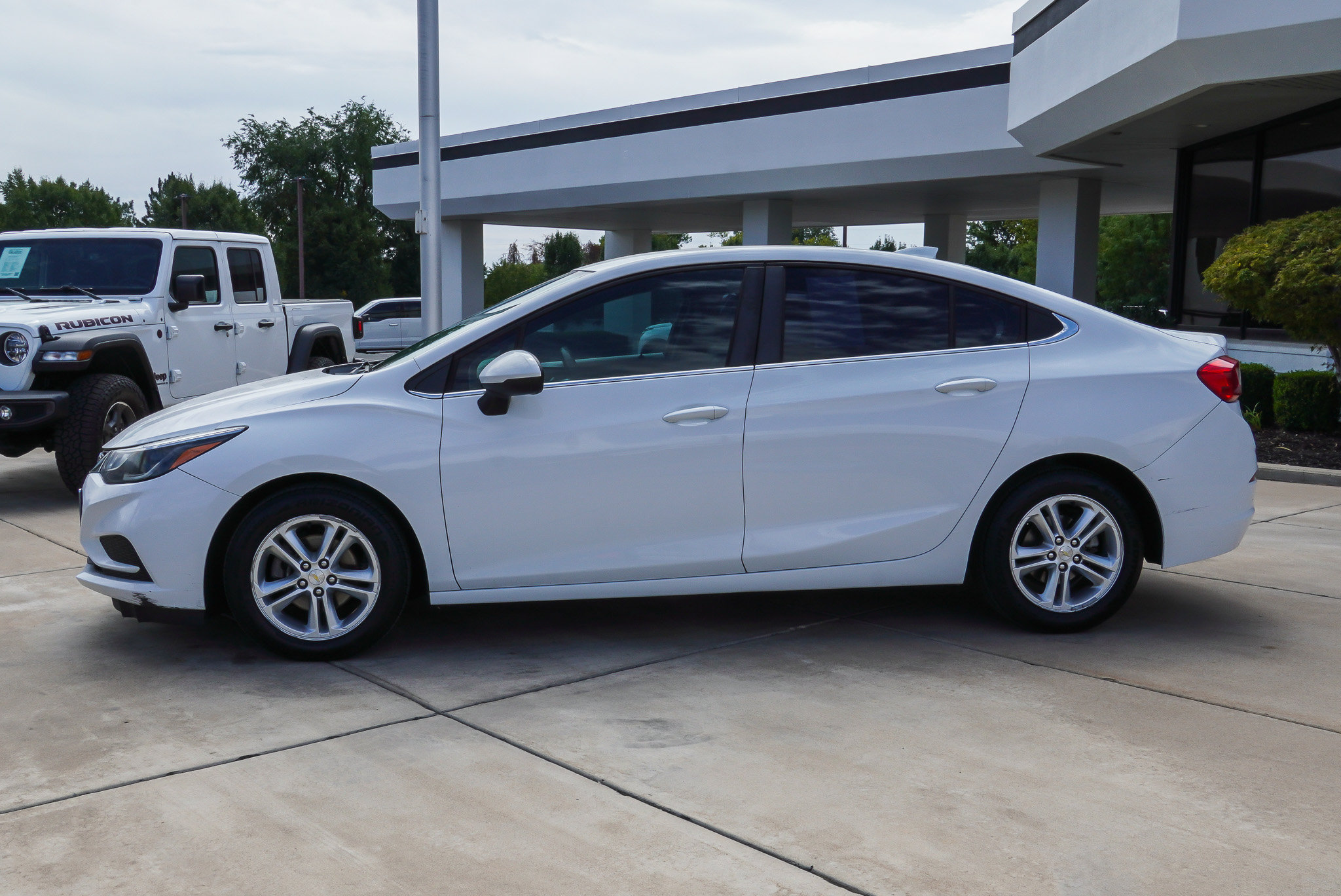 Used 2016 Chevrolet Cruze LT FWD image 5