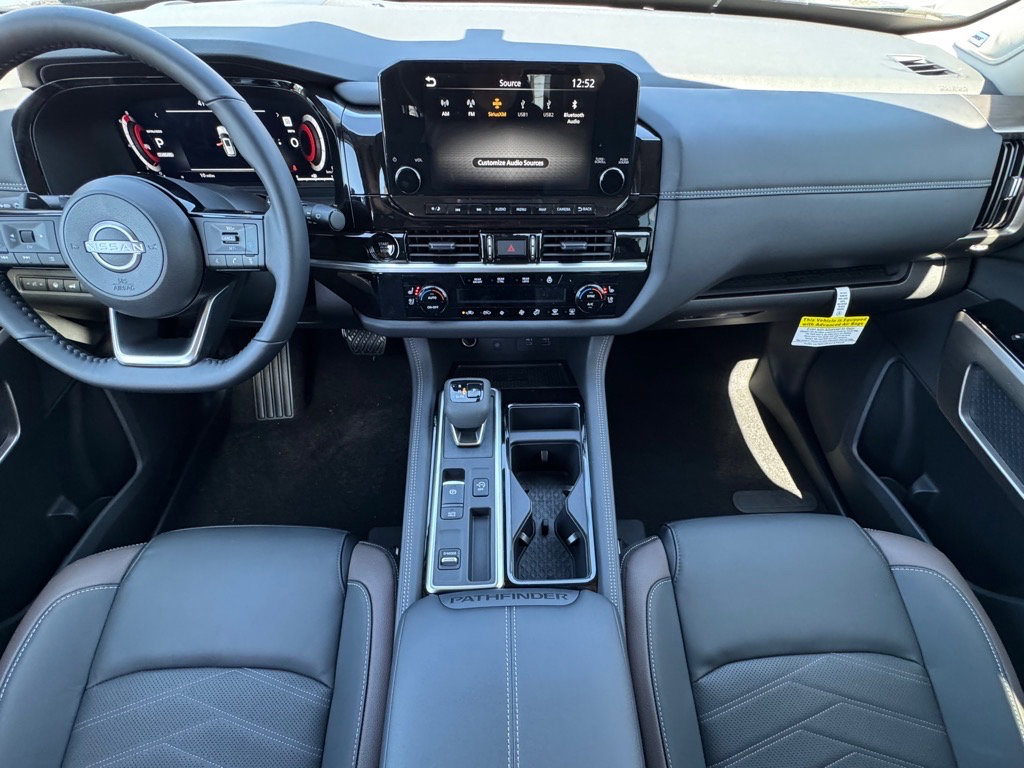 New 2025 Nissan Pathfinder Platinum image 10