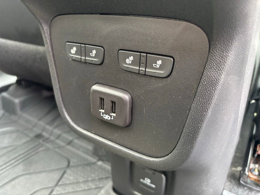 Used 2023 Chevrolet Equinox Premier AWD/4WD image 21