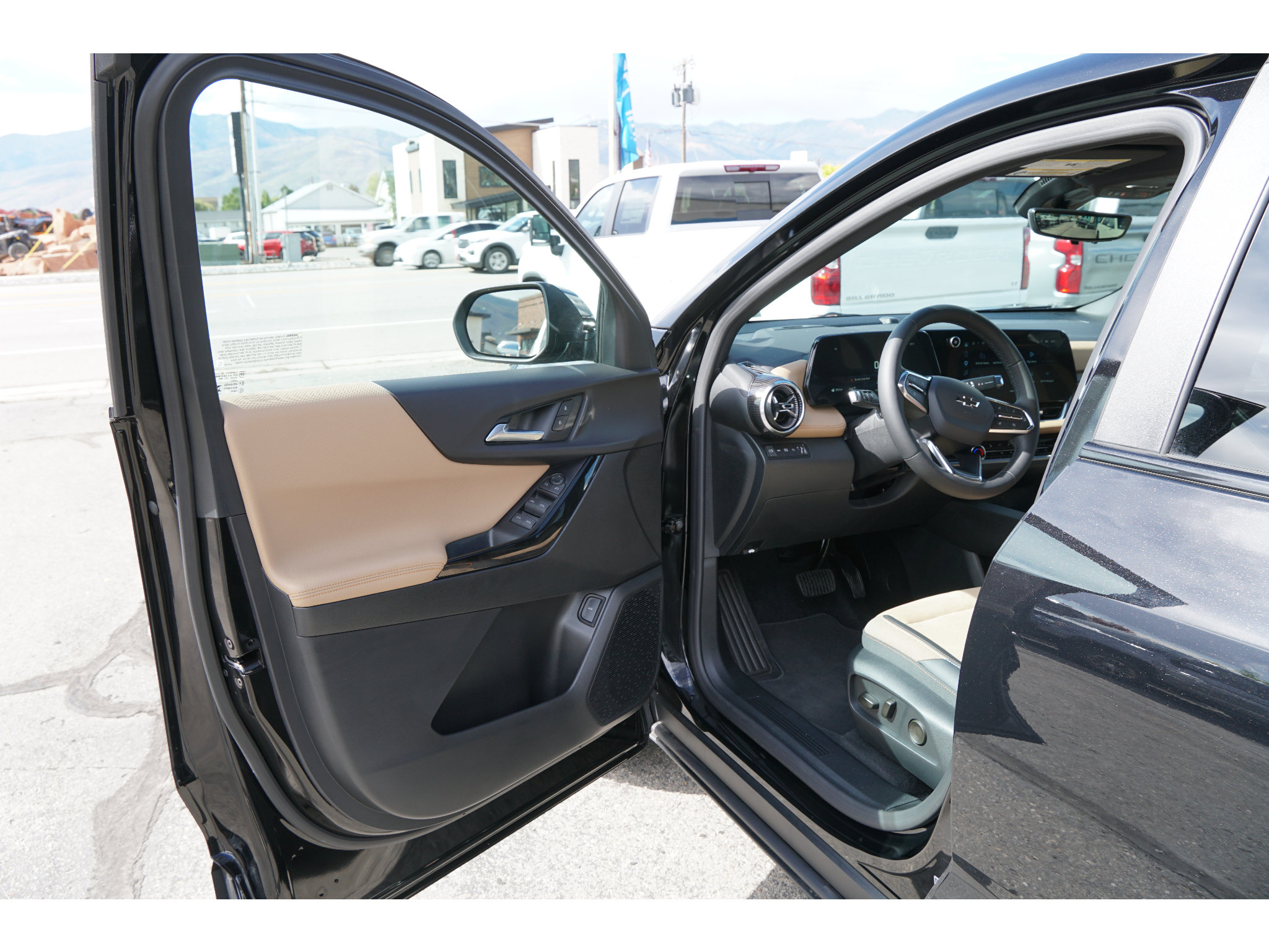 New 2027 Chevrolet Equinox ACTIV w/ Safety and Technology Package AWD/4WD image 6