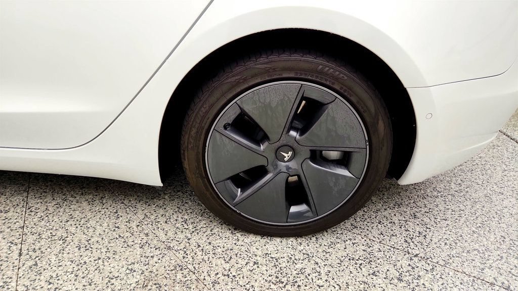 Used 2021 Tesla Model 3 Standard Range Plus RWD image 9