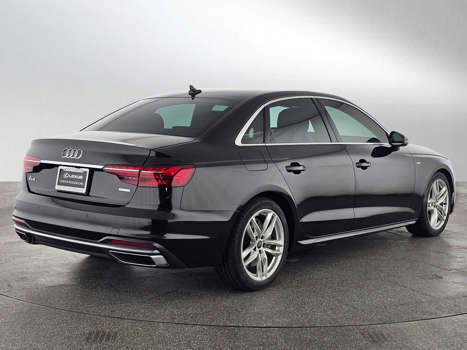 Used 2021 Audi A4 2.0T Premium Plus w/ Premium Plus Package image 3