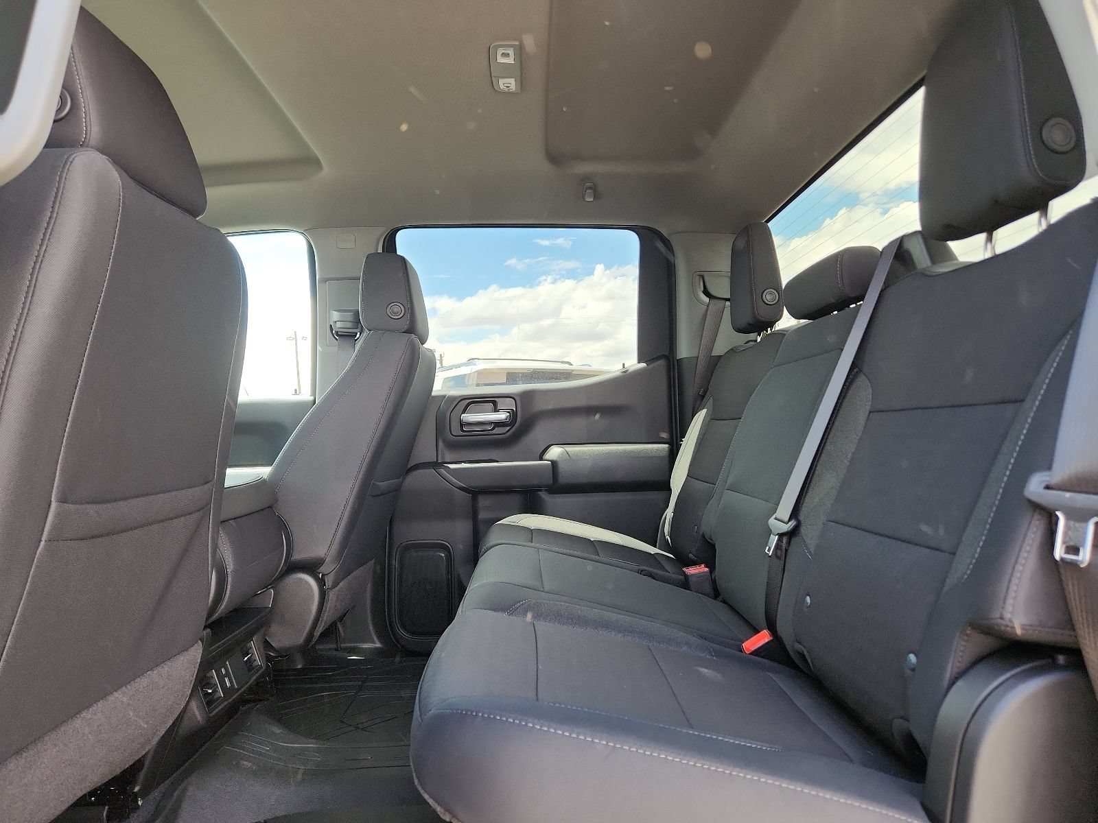 New 2026 Chevrolet Silverado 1500 Custom w/ LPO, Dark Essentials Package AWD/4WD image 9