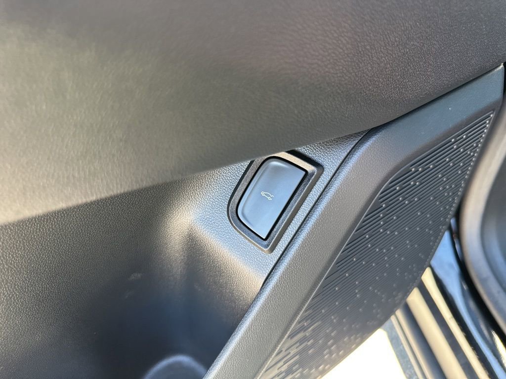 Used 2025 Chevrolet Equinox RS w/ Convenience Package III AWD/4WD image 19