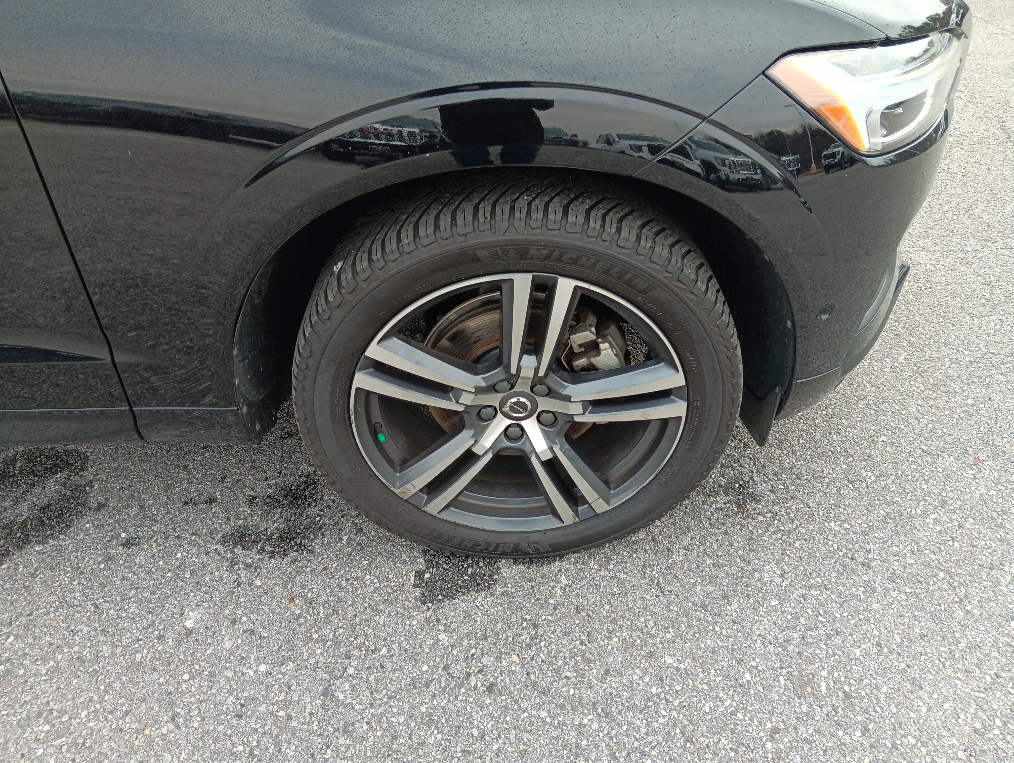 Used 2019 Volvo XC60 T5 Momentum w/ Premium Package image 7