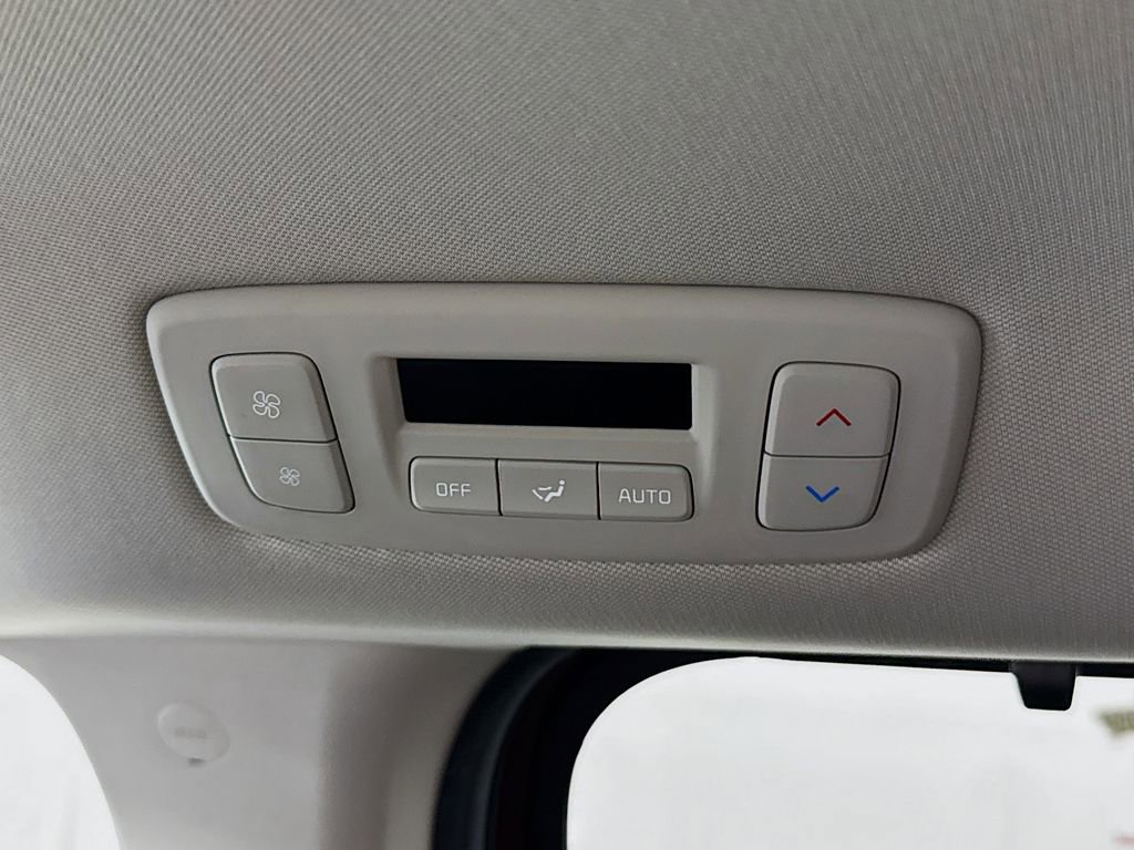 Used 2022 Kia Carnival SX Prestige FWD image 31