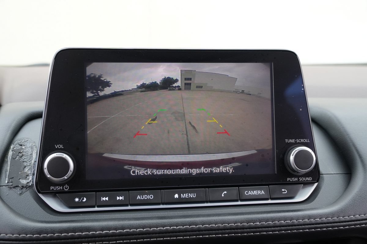 Used 2023 Nissan Rogue SV FWD image 9
