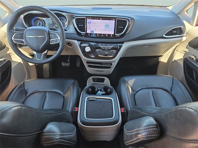 Used 2023 Chrysler Pacifica Touring-L image 26