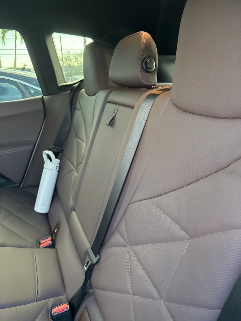 Used 2023 BMW iX xDrive50 w/ Premium Package image 4