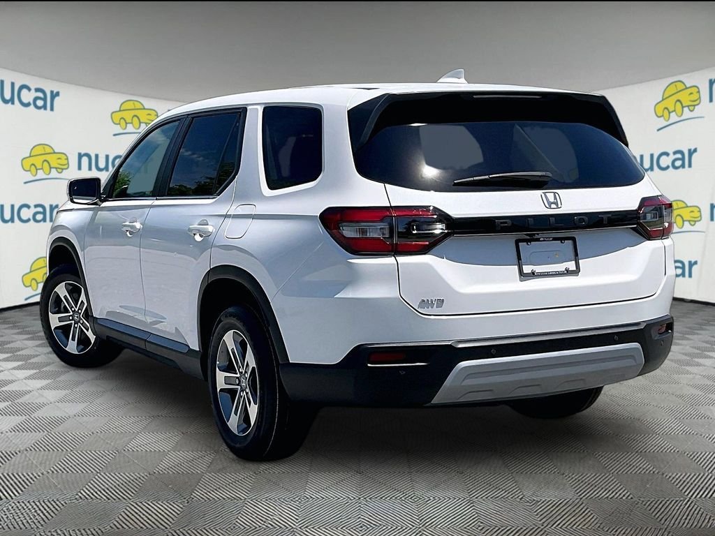 Used 2025 Honda Pilot EX-L image 4