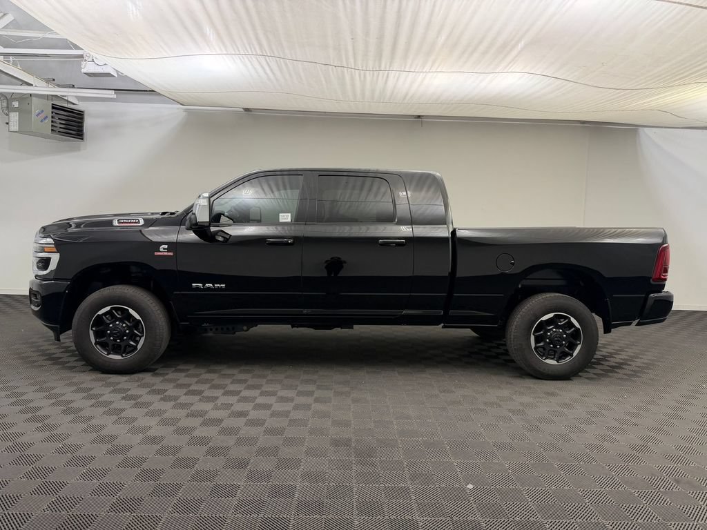 Used 2025 RAM 3500 Laramie AWD/4WD image 2