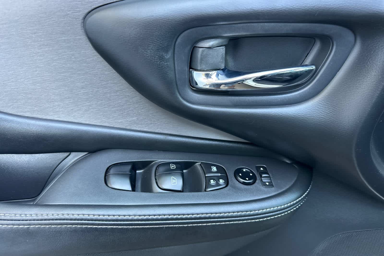 Used 2021 Nissan Murano S FWD image 12