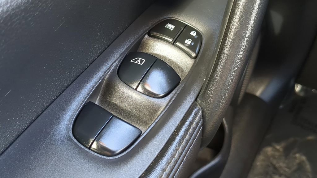 Certified 2020 Nissan Rogue Sport S image 21