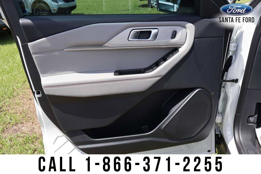 New 2026 Ford Explorer Active w/ Active Comfort Package RWD image 12