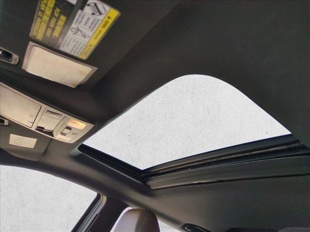 Used 2016 Toyota Tacoma Limited w/ Towing Package AWD/4WD image 16