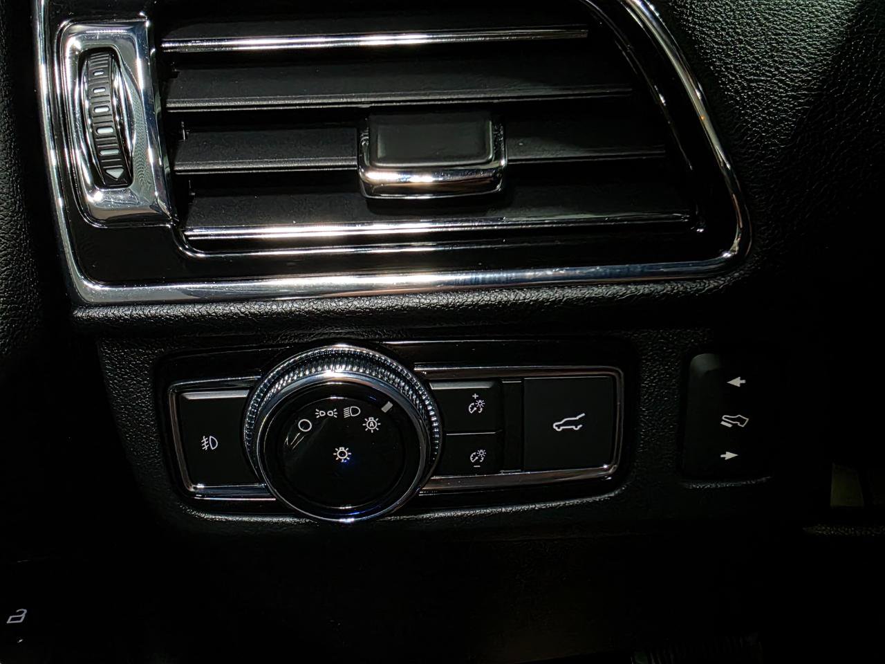 Used 2021 Lincoln Navigator Reserve w/ Luxury Package AWD/4WD image 45