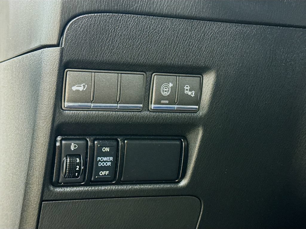 Used 2017 INFINITI QX80 4WD w/ Driver Assistance Package image 12