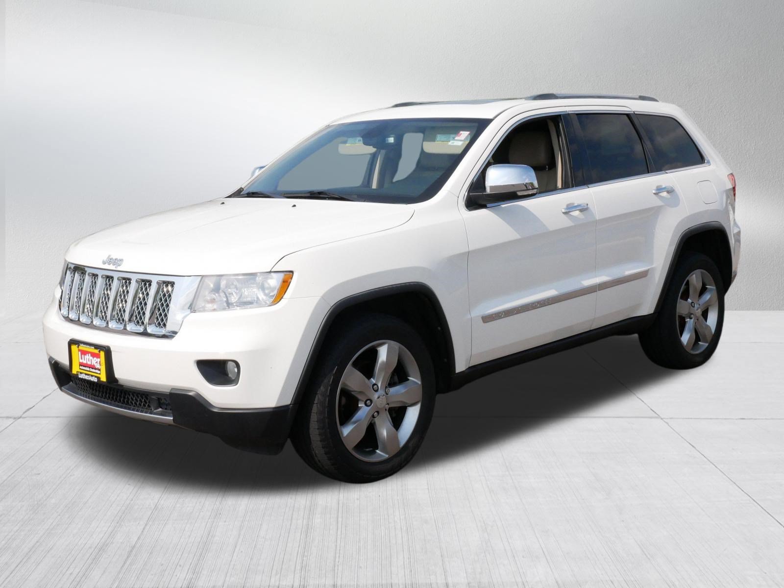 Used 2011 Jeep Grand Cherokee Limited w/ Trailer Tow Group AWD/4WD image 3