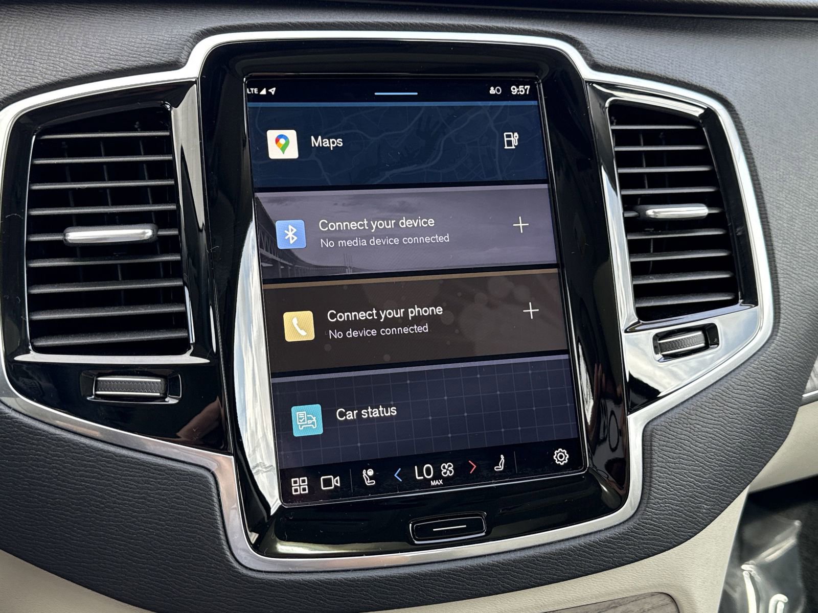 Used 2024 Volvo XC90 T8 Plus w/ Protection Package Premier image 22