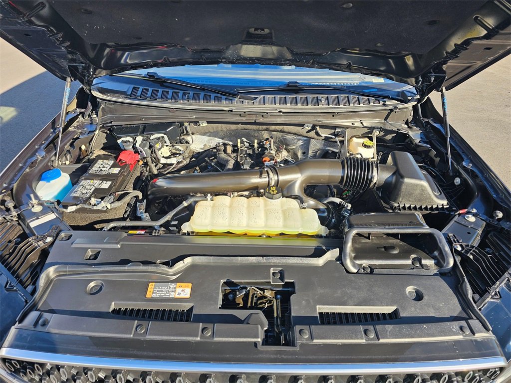 Used 2025 Lincoln Navigator L Reserve image 9