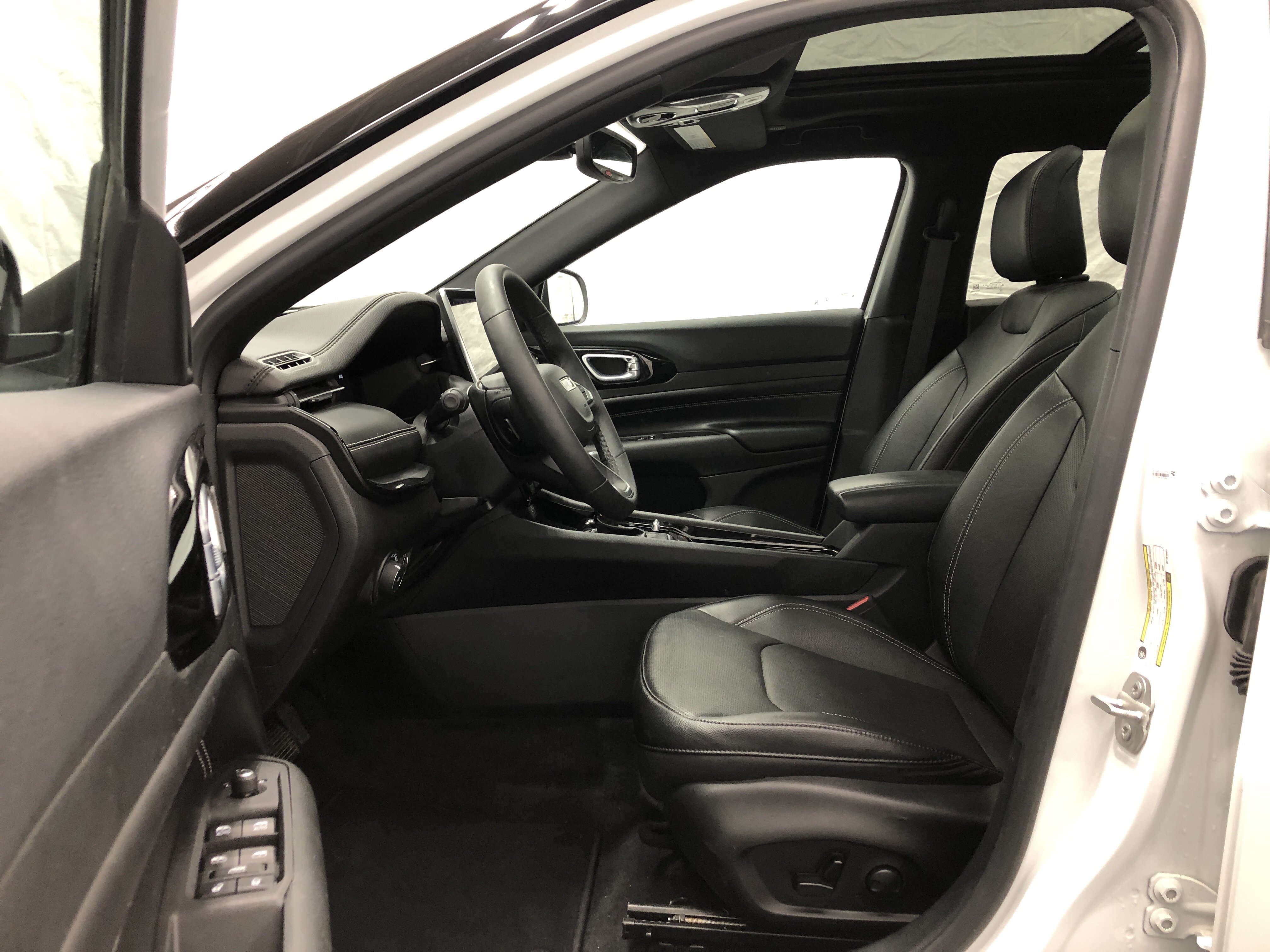 Certified 2024 Jeep Compass Limited w/ High Altitude Package AWD/4WD image 14