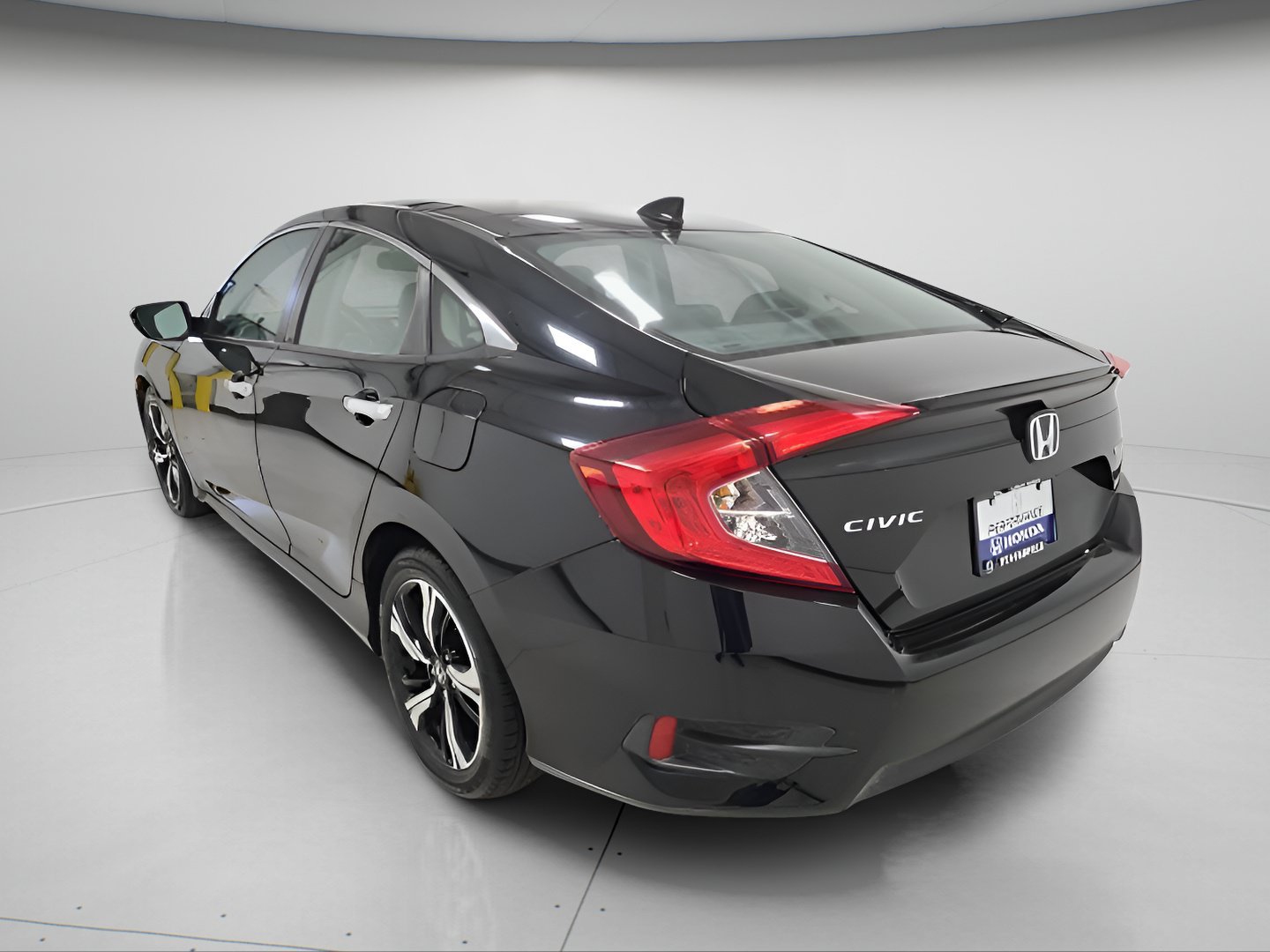 Used 2016 Honda Civic Touring image 5