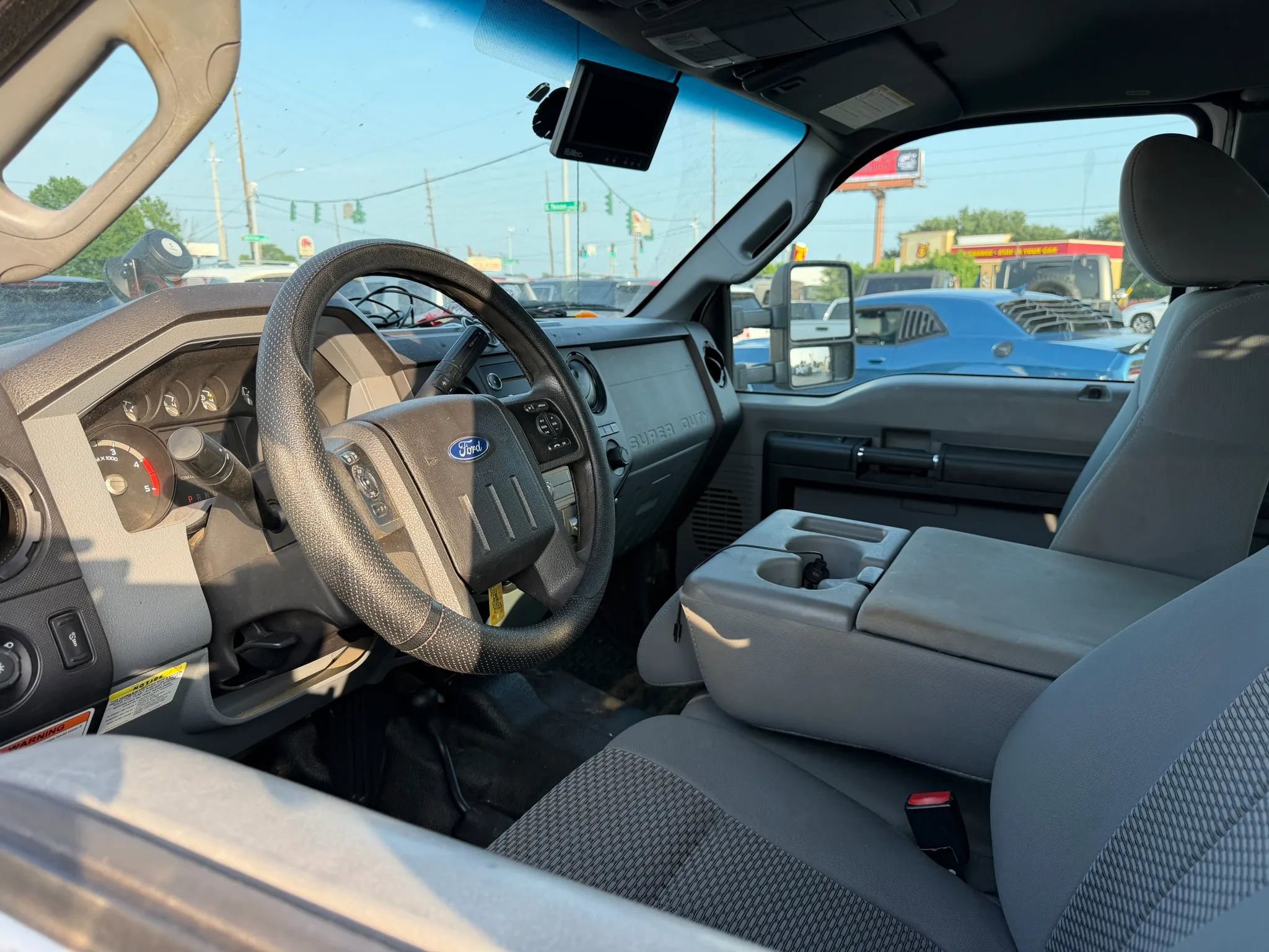 Used 2015 Ford F550 4x4 SuperCab Super Duty image 5