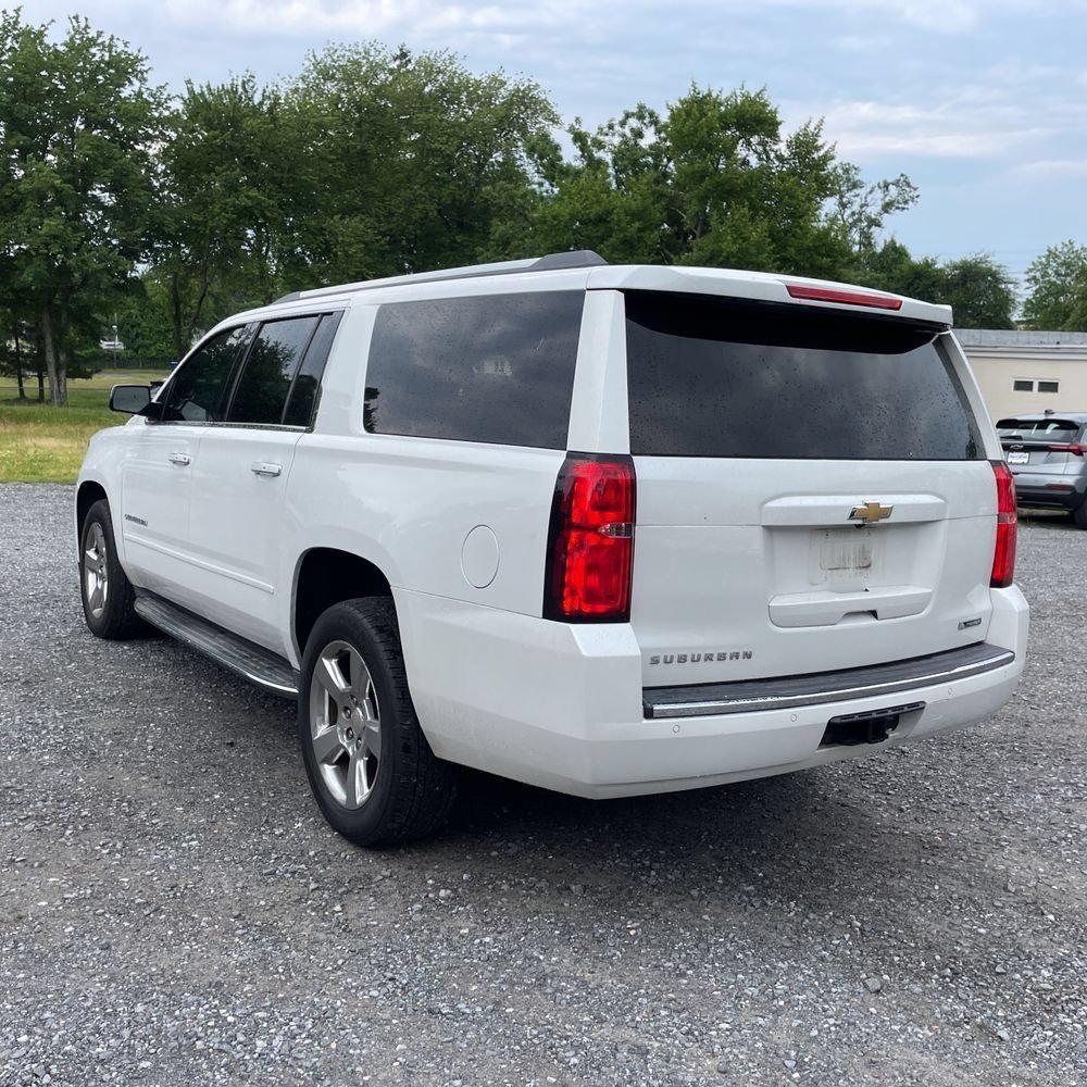 Used 2017 Chevrolet Suburban Premier AWD/4WD image 4