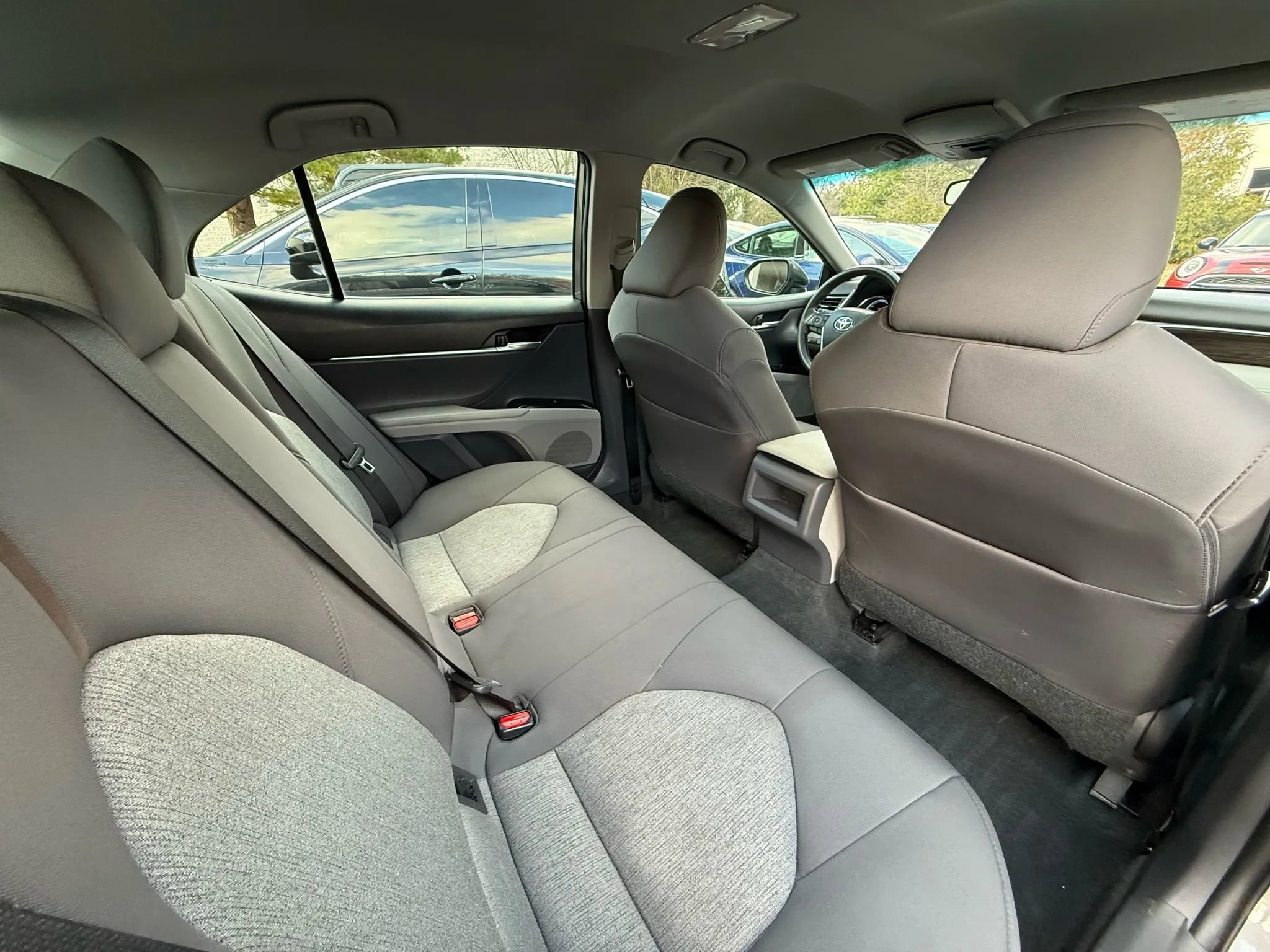 Used 2020 Toyota Camry LE image 17