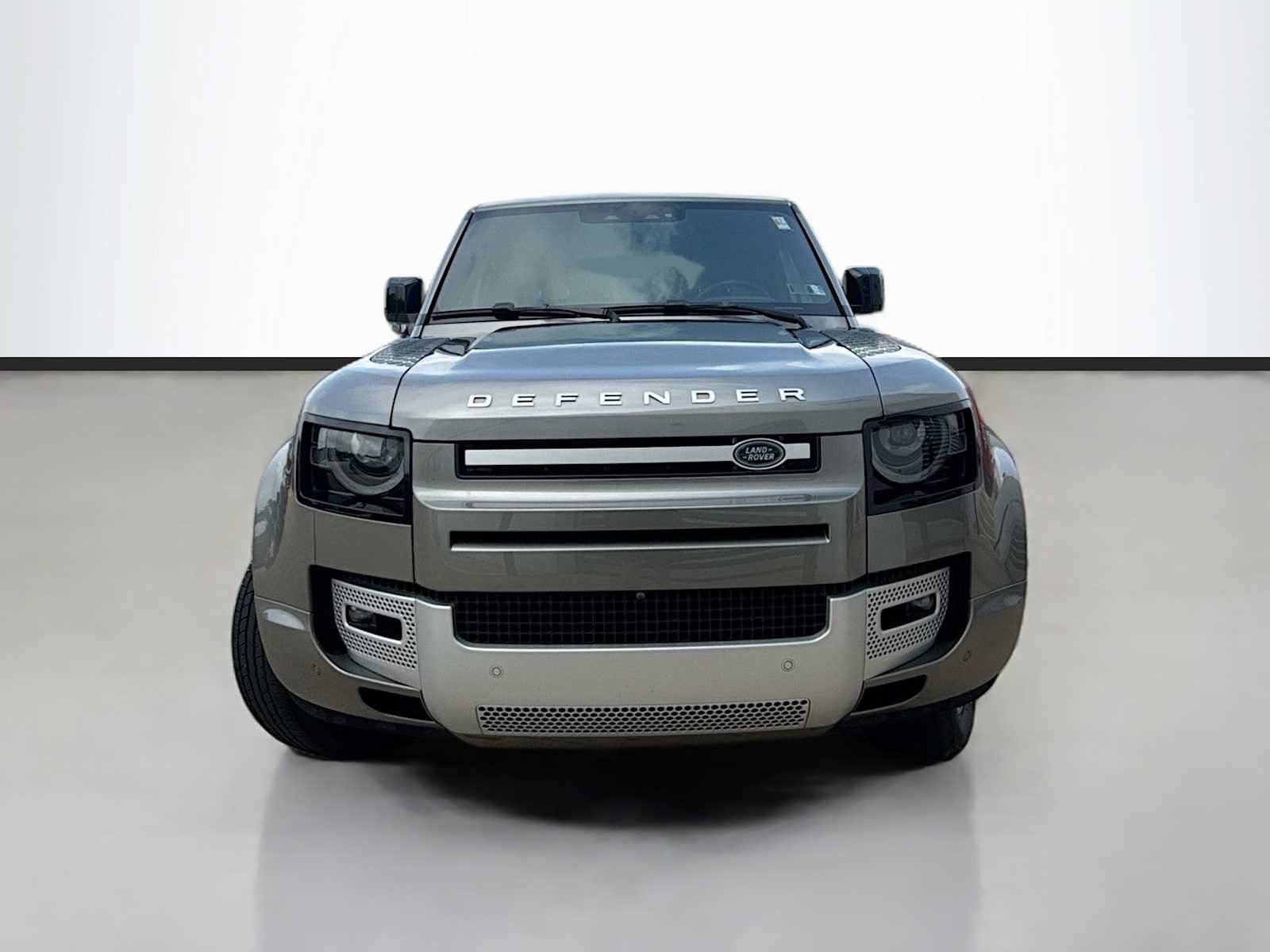 Certified 2022 Land Rover Defender 110 XS Edition AWD/4WD image 2