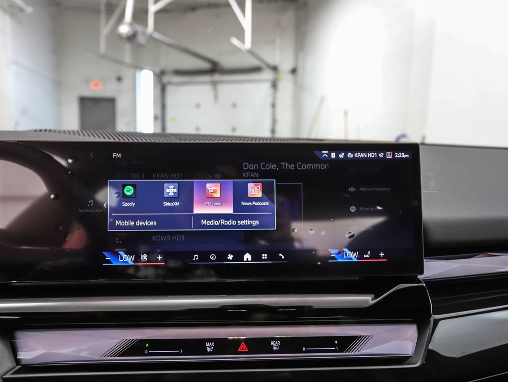 Used 2025 BMW i5 xDrive40 w/ Premium Package image 16