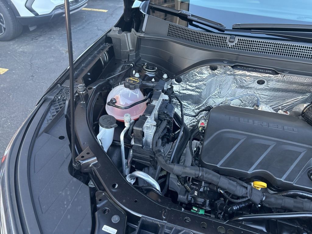 Used 2026 Chevrolet Trax LT w/ Driver Confidence Package image 28