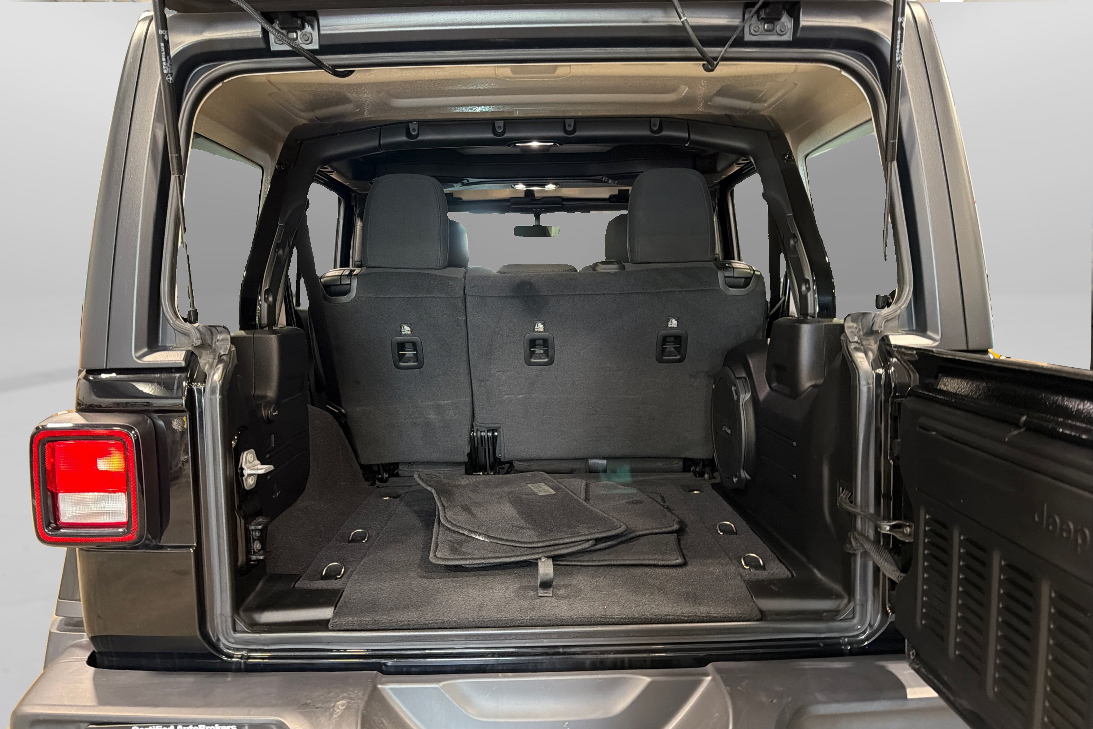Used 2022 Jeep Wrangler Unlimited Rubicon AWD/4WD image 44