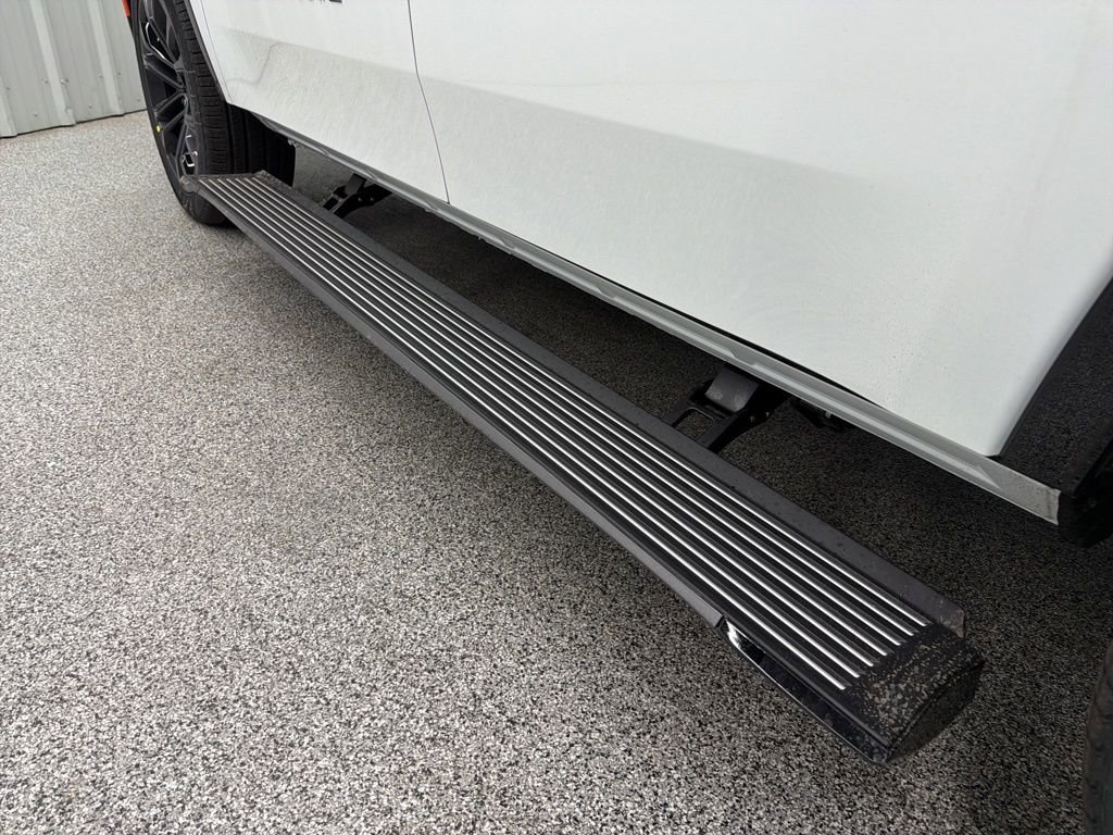 New 2026 Jeep Grand Wagoneer Summit w/ Rear Seat Video Group I image 20