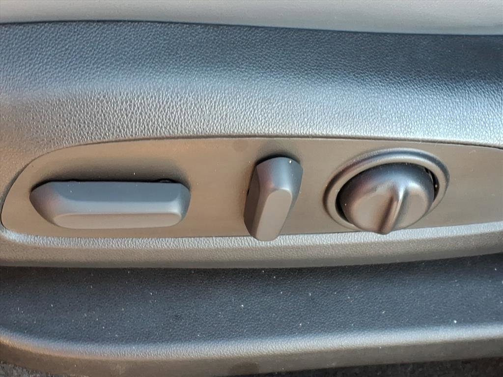 Used 2023 Buick Enclave Essence w/ Experience Buick Package image 6