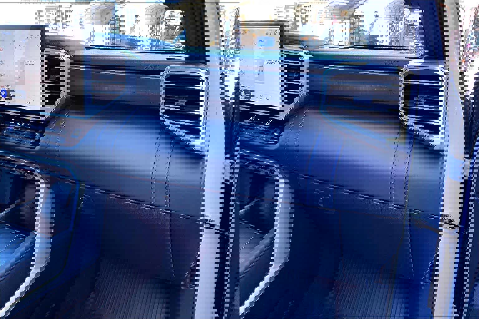 Used 2025 Toyota Tundra Platinum image 19