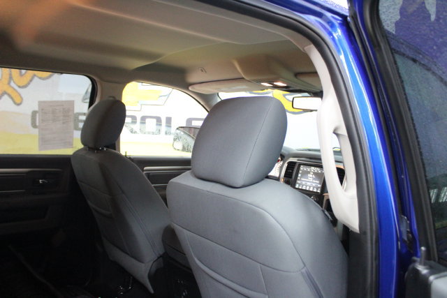 Used 2017 RAM 1500 SLT AWD/4WD image 10