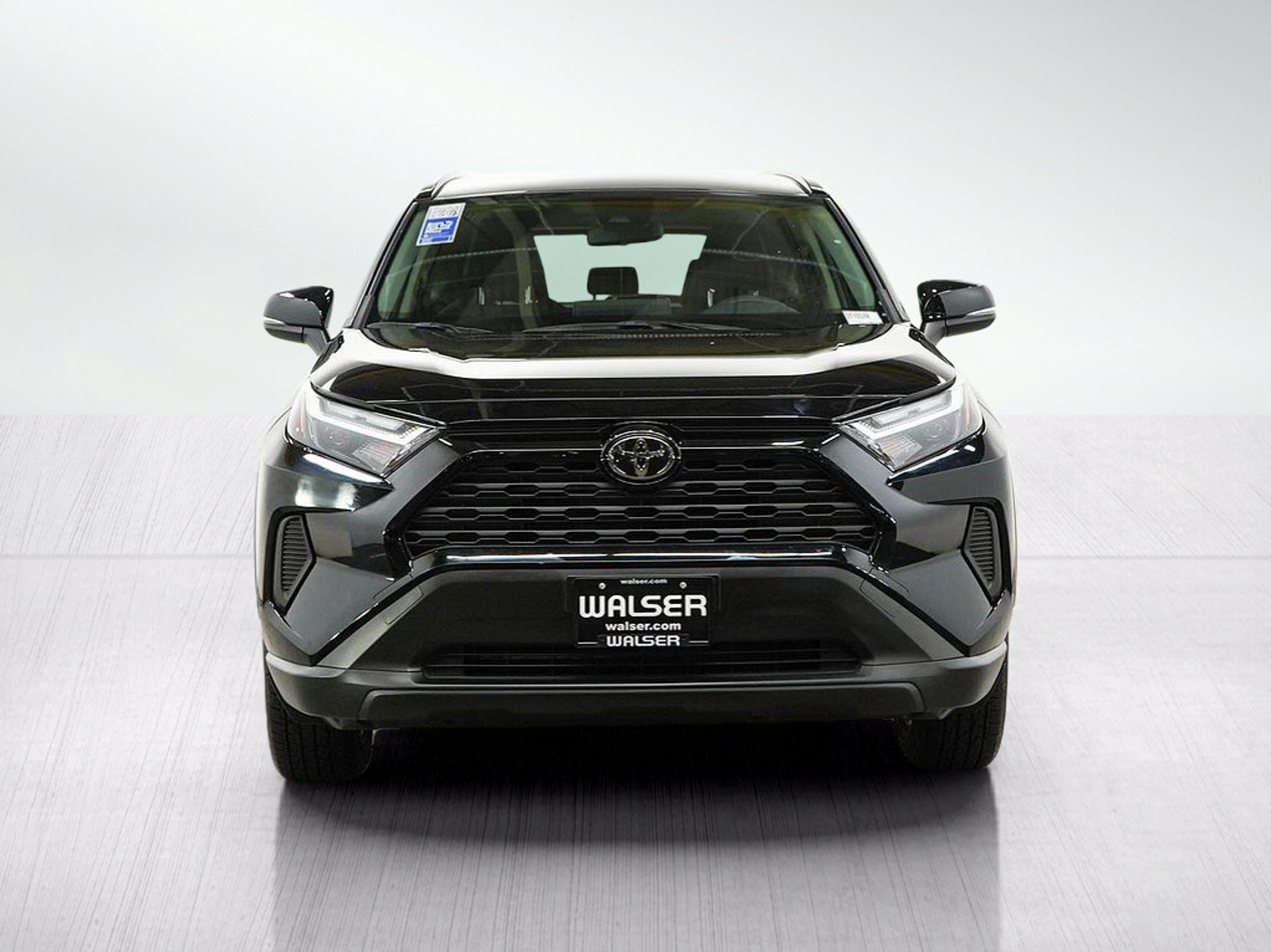 Used 2025 Toyota RAV4 XLE AWD/4WD image 8