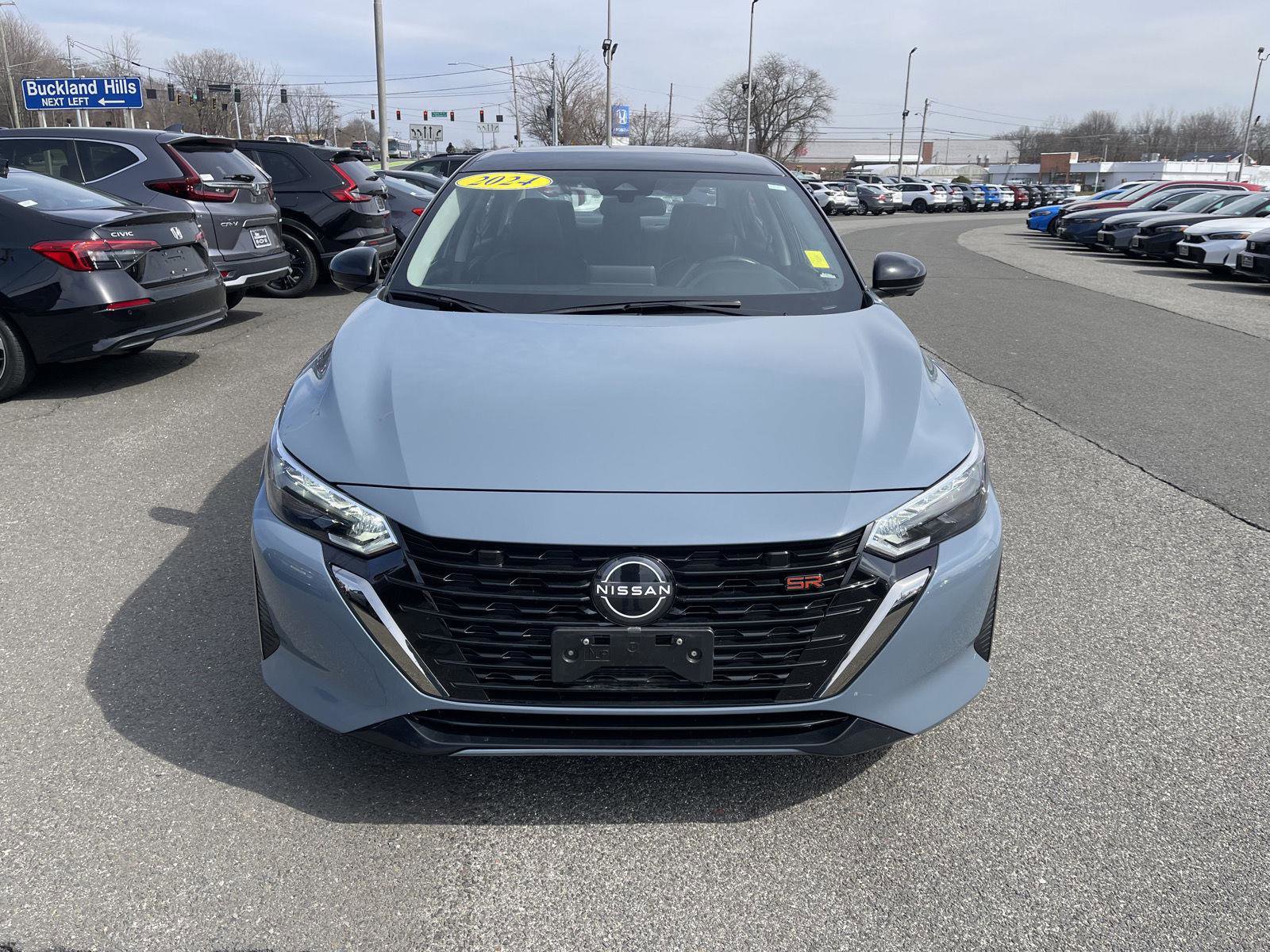 Used 2024 Nissan Sentra SR w/ SR Premium Package image 18
