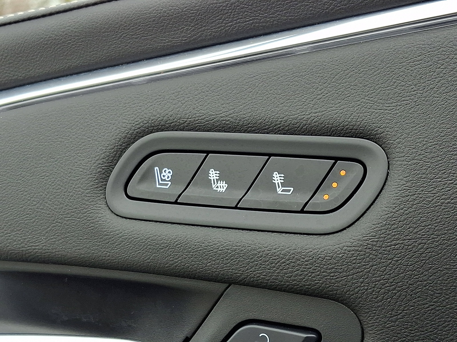 Used 2024 Cadillac Escalade Premium Luxury image 24